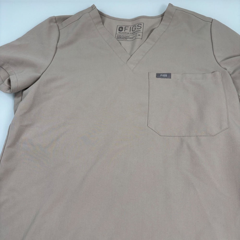 FIGS Women XS Tan Boulder Catarina V-Neck Scrub Top One Pocket Nursing